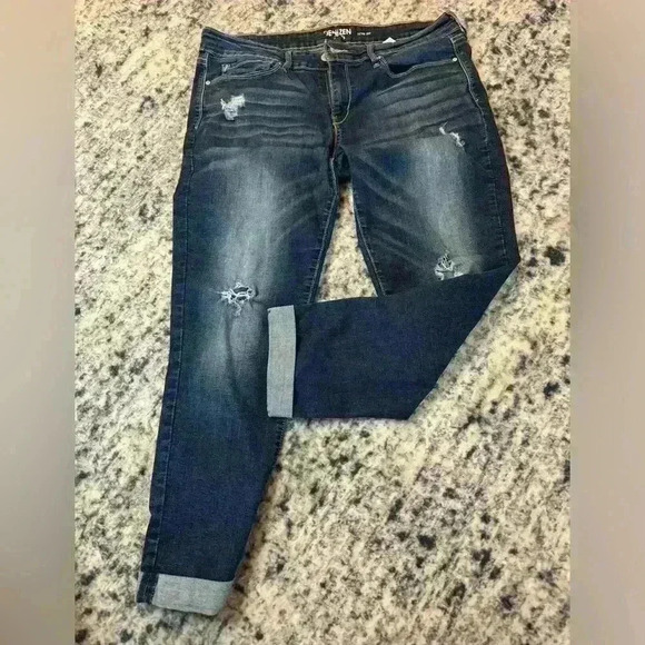 Denim - Distressed comfy jeans